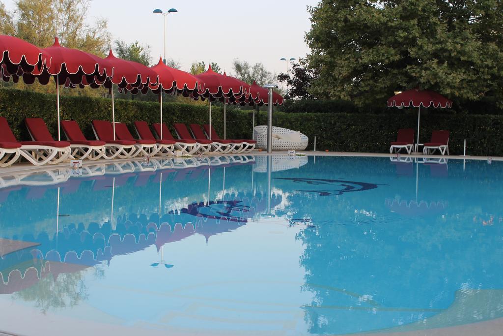 Hotel Le Tegnue Sottomarina Exterior foto